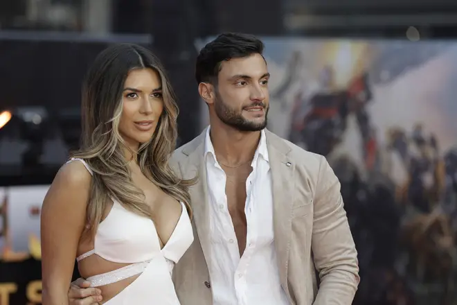 La réponse de Davide aux allégations de tricherie d'Ekin-Su horrifie les fans de Love Island 5 Ekin-Su et Davide ont remporté la huitième série de Love Island