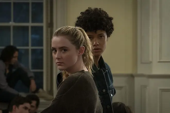 Le créateur de la société taquine la saison 2 après l'annulation de l'émission par Netflix sur un énorme Cliffhanger 4 La Société mettait en vedette Kathryn Newton dans le rôle d'Allie