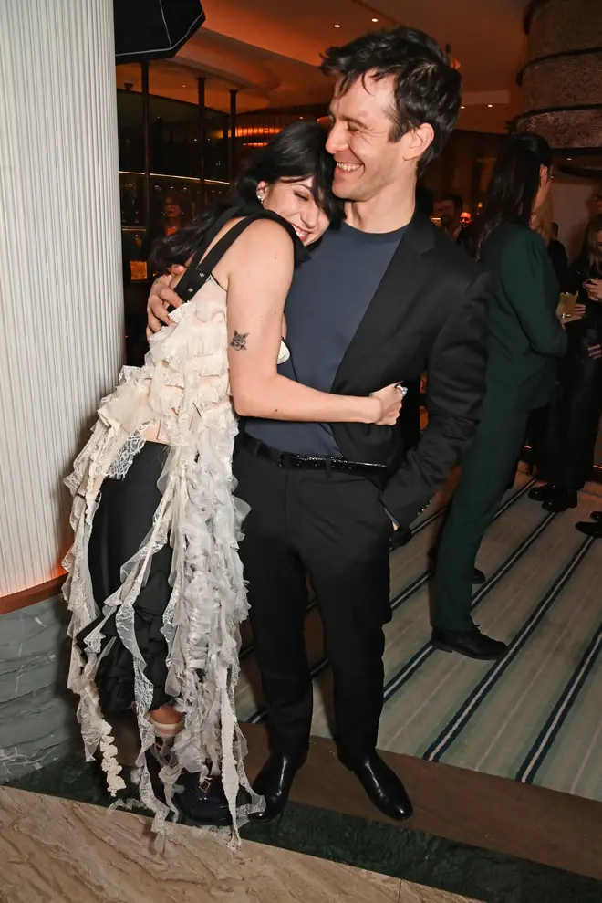 Qui est la petite amie de Luke Thompson ? 6 Harriet Cains et Luke Thompson après les Baftas