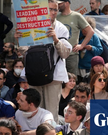 175 militants climatiques arrêtés lors d'une manifestation contre TotalEnergies en France | Urgence climatique 72 175 militants climatiques arrêtés lors d'une manifestation contre TotalEnergies en France | Urgence climatique - 71