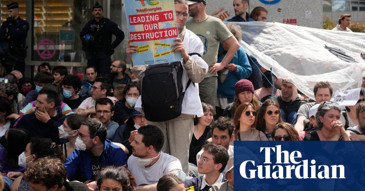 175 militants climatiques arrêtés lors d'une manifestation contre TotalEnergies en France | Urgence climatique 2 175 militants climatiques arrêtés lors d'une manifestation contre TotalEnergies en France | Urgence climatique - 1