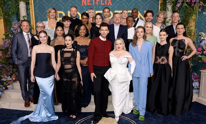 Bridgerton : premiers looks sur le tapis rouge de la saison 3, de Nicola Coughlan à Jonathan Bailey 3 La première mondiale de la troisième saison de Bridgerton a eu lieu à New York
