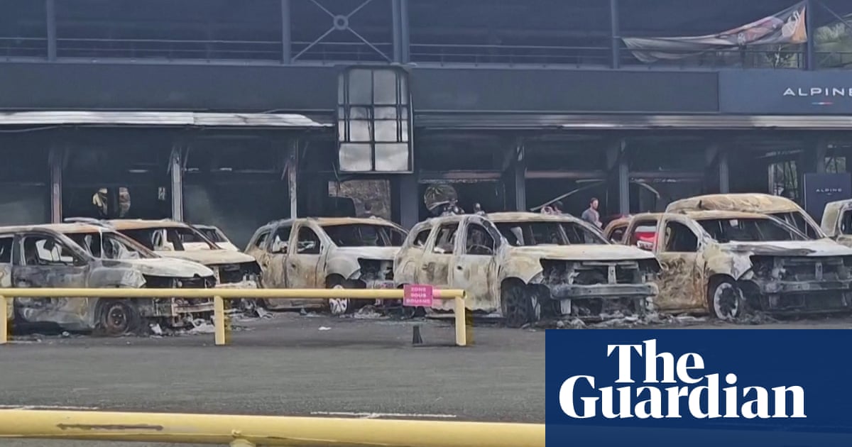 Evacuation de citoyens néo-zélandais en raison des troubles en cours en Nouvelle-Calédonie - vidéo | Nouvelle-Calédonie 2 Evacuation de citoyens néo-zélandais en raison des troubles en cours en Nouvelle-Calédonie - vidéo | Nouvelle-Calédonie - 1