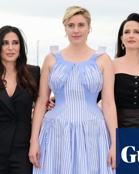 <h2>Greta Gerwig : "Plus de réalisatrices, mais encore du travail à faire" | Cannes 2024</h2><br />
<br />
<p>La réalisatrice américaine Greta Gerwig s'est exprimée sur la présence croissante de femmes derrière la caméra, tout en soulignant qu'il reste encore beaucoup à faire. Lors du festival de Cannes 2024, elle a partagé ses réflexions sur l'évolution de l'industrie cinématographique et les défis auxquels les femmes réalisatrices sont confrontées.</p><br />
<br />
<ul><br /> <li>Présence croissante de réalisatrices</li><br /> <li>Challenges pour les femmes derrière la caméra</li><br /> <li>Perspectives pour l'avenir de l'industrie cinématographique</li><br />
</ul> 22 <h2>Greta Gerwig : "Plus de réalisatrices, mais encore du travail à faire" | Cannes 2024</h2><br />
<br />
<p>La réalisatrice américaine Greta Gerwig s'est exprimée sur la présence croissante de femmes derrière la caméra, tout en soulignant qu'il reste encore beaucoup à faire. Lors du festival de Cannes 2024, elle a partagé ses réflexions sur l'évolution de l'industrie cinématographique et les défis auxquels les femmes réalisatrices sont confrontées.</p><br />
<br />
<ul><br /> <li>Présence croissante de réalisatrices</li><br /> <li>Challenges pour les femmes derrière la caméra</li><br /> <li>Perspectives pour l'avenir de l'industrie cinématographique</li><br />
</ul> - 21