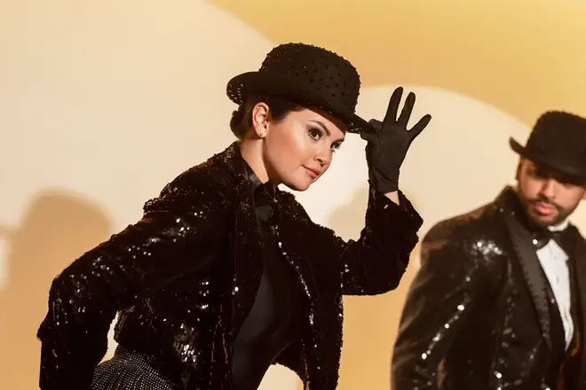 "Only Murders In The Building" Saison 4 : date de sortie, distribution et intrigue 3 Selena Gomez dans Seuls les meurtres dans le bâtiment
