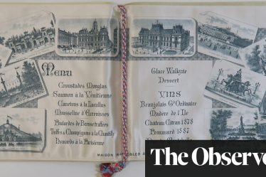 Titre: "Les menus du passé révèlent les secrets des royaux, politiciens et de la société: une plongée dans l'histoire à travers 4,000 repas"<br />
<br />
Dans cet article captivant, nous explorons les découvertes fascinantes révélées par l'analyse de 4,000 menus historiques. Ces documents anciens nous offrent un aperçu précieux de la vie des royaux, politiciens et de la société à travers les âges, révélant des détails surprenants sur leurs habitudes alimentaires, leurs préférences culinaires et même leurs relations personnelles.<br />
<br />
Parmi les points clés abordés dans cet article:<br />
<br />
- L'importance de l'histoire culinaire dans la compréhension de la société<br />
- Les menus comme reflet de la culture et des normes sociales<br />
- Les secrets cachés derrière les repas des puissants et des influents<br />
- Les tendances alimentaires et les changements sociaux au fil du temps<br />
<br />
Plongez dans les pages palpitantes de l'histoire à travers les délices et les mystères des repas passés, et découvrez comment les menus peuvent révéler bien plus que ce que l'on imagine sur les grandes figures de l'histoire. - 3