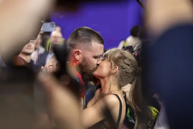 Travis Kelce a-t-il proposé à Taylor Swift ? 3 Taylor Swift et son petit ami Travis Kelce sont constamment en proie à des rumeurs de fiançailles