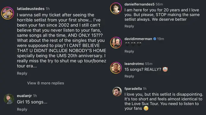 La setlist de la tournée Greatest Hits d'Avril Lavigne suscite des réactions négatives parmi les fans 7 Avril Lavigne suscite l'indignation face à la setlist de la tournée des plus grands succès