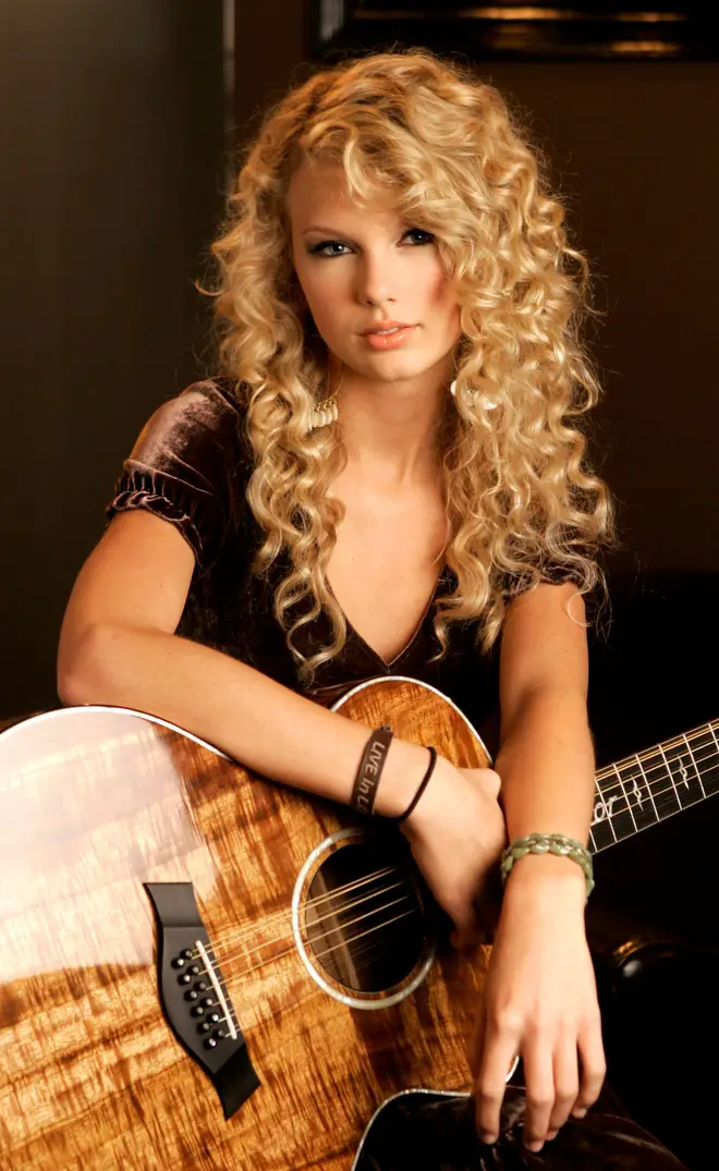 Tous les albums de Taylor Swift classés par année 4 Taylor Swift de son premier album