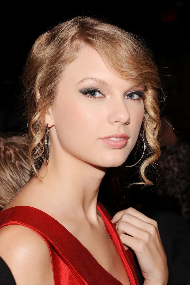 Tous les albums de Taylor Swift classés par année 6 Le statut de Taylor Swift en tant qu'auteur-compositeur vedette a été établi avec « Speak Now »