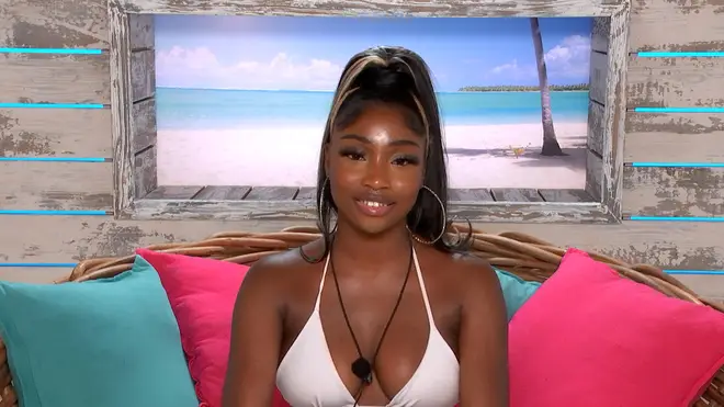 La vie d'Indiyah Polack après Love Island, y compris son âge, son travail et son petit ami Dami Hope 4 Indiyah Polack était finaliste de la série 8 de Love Island