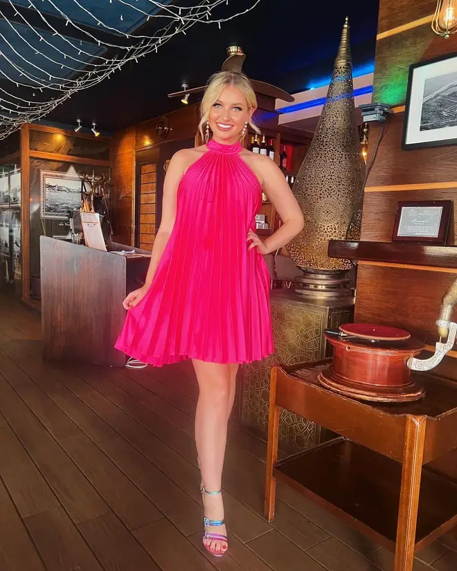 La vie d'Amy Hart après Love Island, y compris son âge, son emploi et son partenaire 6 Amy Hart travaille désormais comme influenceuse et personnalité médiatique
