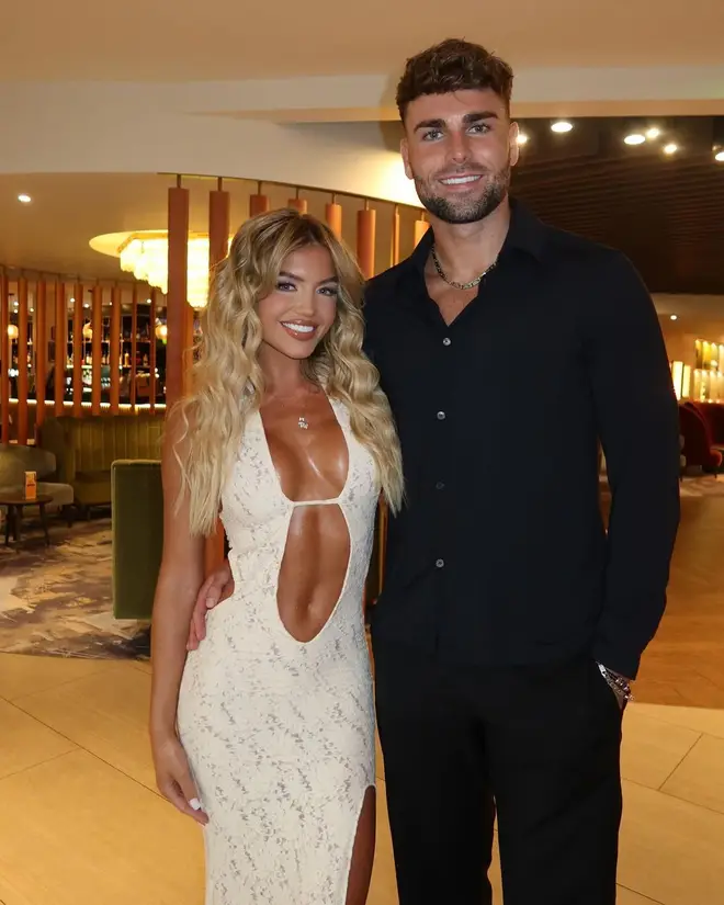Chronologie de la relation entre Love Island Molly Smith et Tom Clare 5 Molly Smith et Tom Clare ont révélé qu'ils avaient emménagé ensemble en juin 2024