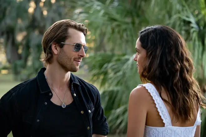 Glen et Adria jouent dans Hit Man