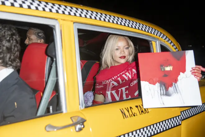 Rihanna confirme que "R9" arrive alors qu'elle fait un "début" sur son prochain album 6 Rihanna tease la sortie de R9 depuis des années