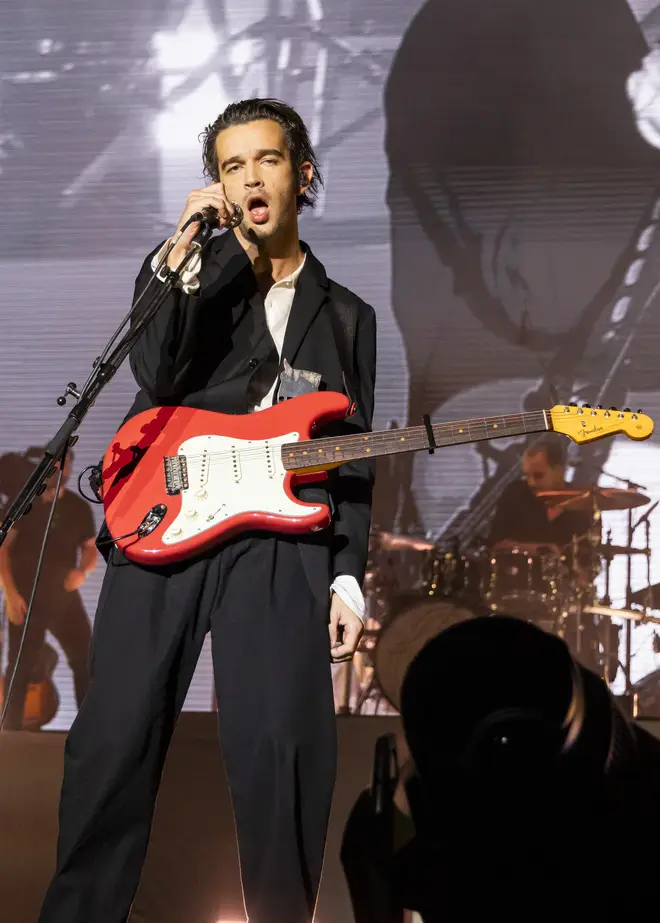 Qui est Matty Healy ? Apprenez à connaître l'ex petit-ami de Taylor Swift 5 Le 1975 formé en 2002