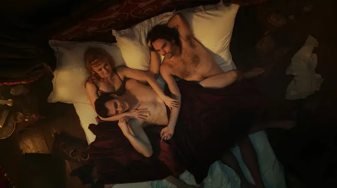 Benedict est-il gay ou bisexuel à Bridgerton ? Son scénario de la saison 3 expliqué 6 Benedict est-il bisexuel dans les livres de Bridgerton ?