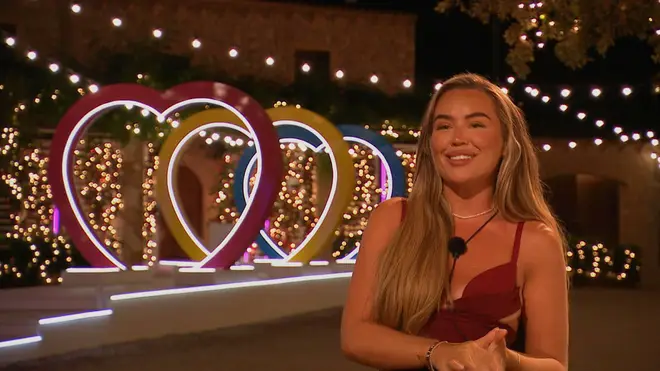 La mère de Samantha Kenny de Love Island claque Joey Essex dans les commentaires Instagram après... 4 Samantha de Love Island aurait aimé faire connaissance avec les autres hommes de la villa