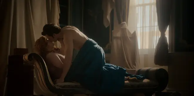 Nicola Coughlan de Bridgerton explique pourquoi elle a décidé d'être "très nue" dans la saison 3 4 La scène de sexe de Penelope et Colin dans l'épisode 5 de la saison 3 de Bridgerton