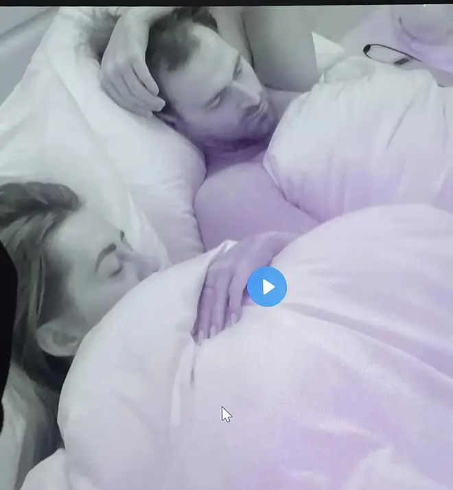 Ronnie Vint de Love Island porte-t-il une perruque ? 6 Ronnie Vint a 27 ans