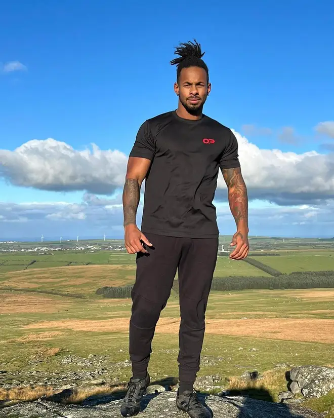 Qui est Konnor Ewudzi de Love Island 2024 ? Son âge, son travail, sa taille, son talent caché et plus encore 6 Konnor Ewudzi de Love Island travaille comme barbier