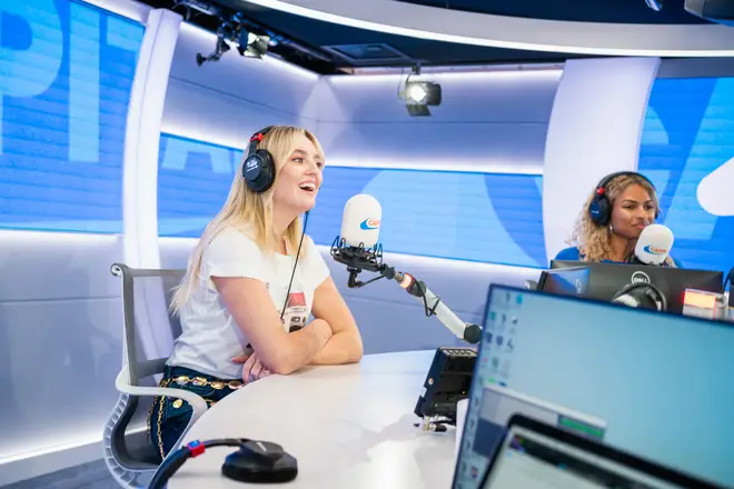 Perrie taquine le troisième single solo de "Catchy" après la sortie de "Tears" 4 Perrie a rejoint Capital Breakfast le jour de la sortie de