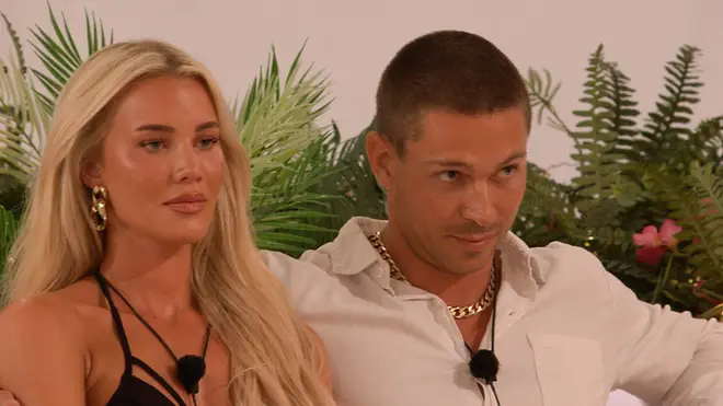 Samantha Kenny de Love Island cimente sa querelle avec Grace Jackson 4 Quand Grace a choisi Joey, Samantha a été envoyée faire ses valises