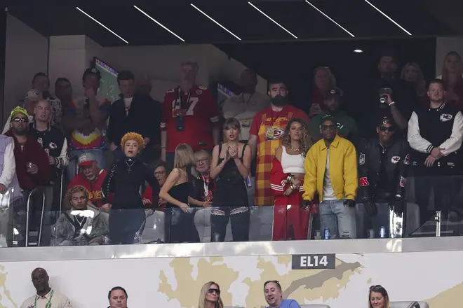 Travis Kelce explique pourquoi il est « tombé » amoureux de Taylor Swift dans une admission adorable 6 Travis Kelce a parlé du moment où il est tombé amoureux de Taylor Swift