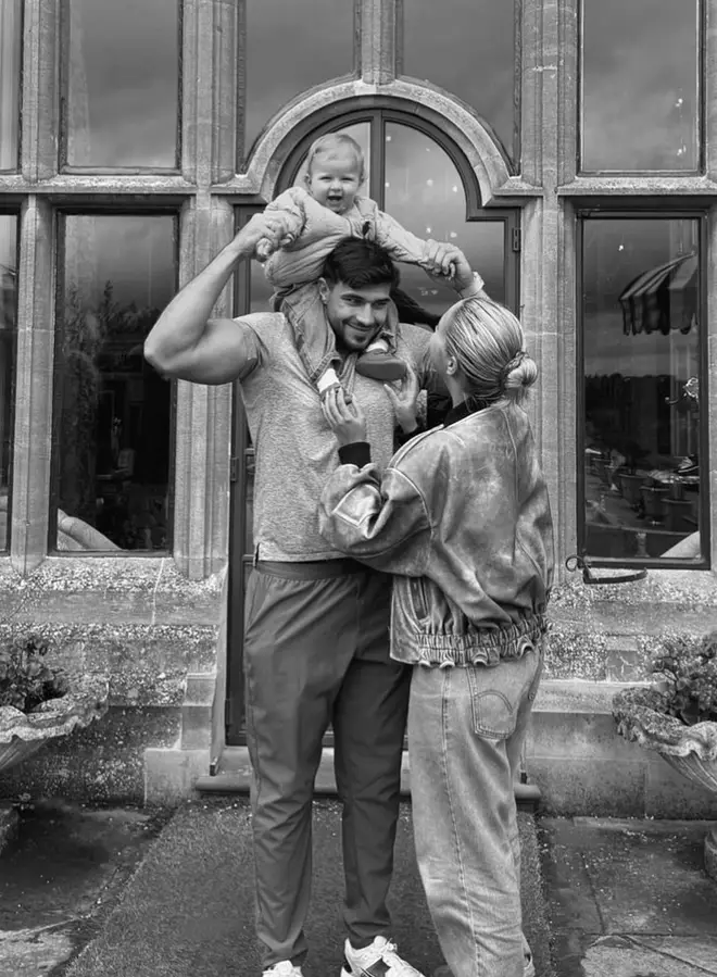 Molly-Mae Hague et Tommy Fury auraient leur propre spectacle 4 Molly-Mae partage d'adorables clichés de famille sur son Instagram