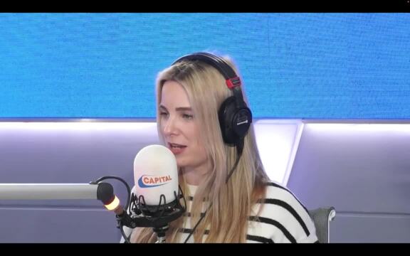 Nicola Coughlan de Bridgerton révèle quels meubles elle et Luke Newton ont cassés lors d'une relation sexuelle... - 4
