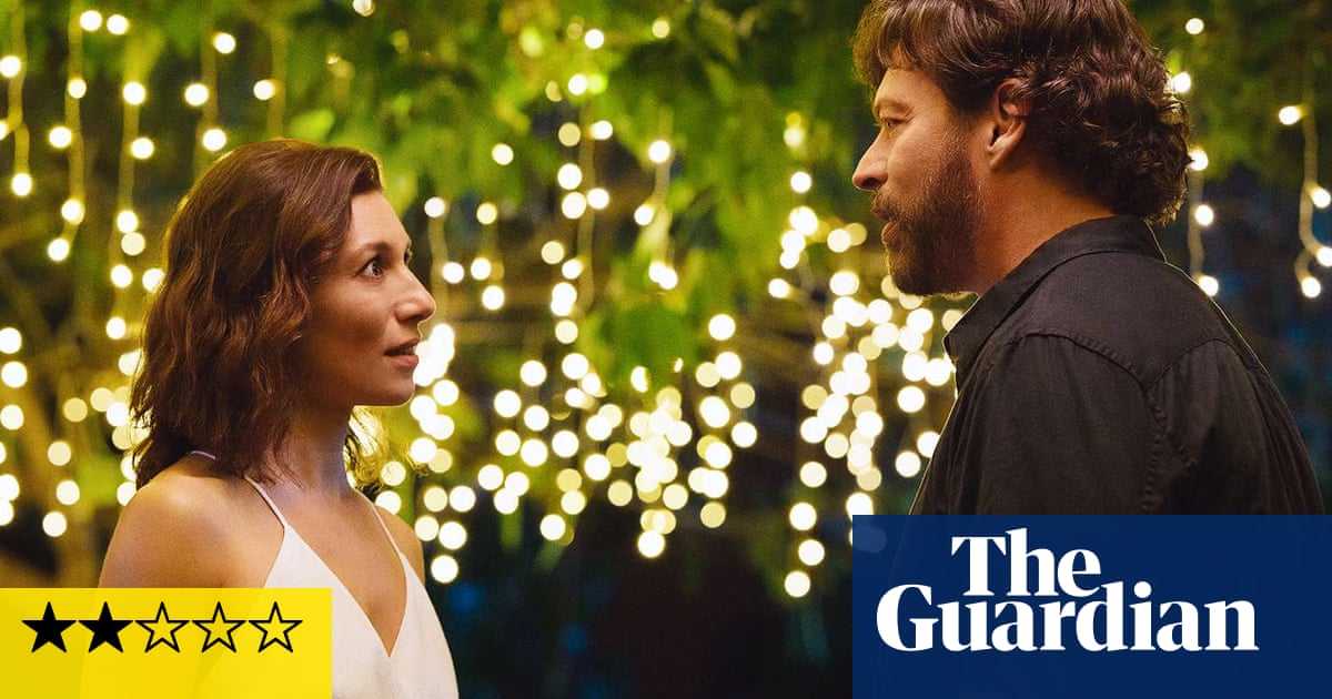 Critique de Find Me Falling - Harry Connick Jr en route pour Chypre dans une comédie romantique Netflix moyenne | Films romantiques 2 Critique de Find Me Falling - Harry Connick Jr en route pour Chypre dans une comédie romantique Netflix moyenne | Films romantiques - 1
