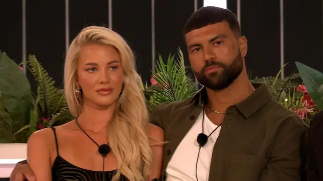 Qui est Blade Siddiqi de Love Island ? Âge, taille, emploi et plus 6 Blade avait les yeux rivés sur Grace, Uma et Matilda avant d'entrer dans Casa Amor.