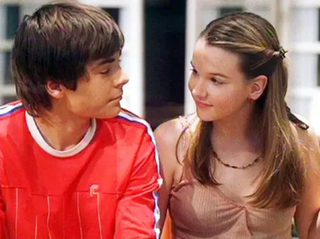 Zac Efron dit qu'il a été "marqué à vie" par son premier baiser à l'écran 6 Zac Efron et Kay Panabaker à Summerland