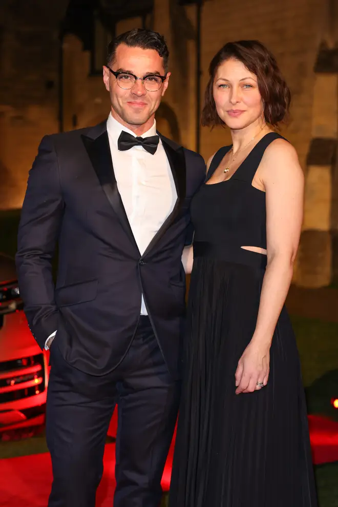 Love Is Blind UK : hôtes, date de sortie, bande-annonce et plus 6 Matt Willis et Emma Willis animent Love is Blind : UK