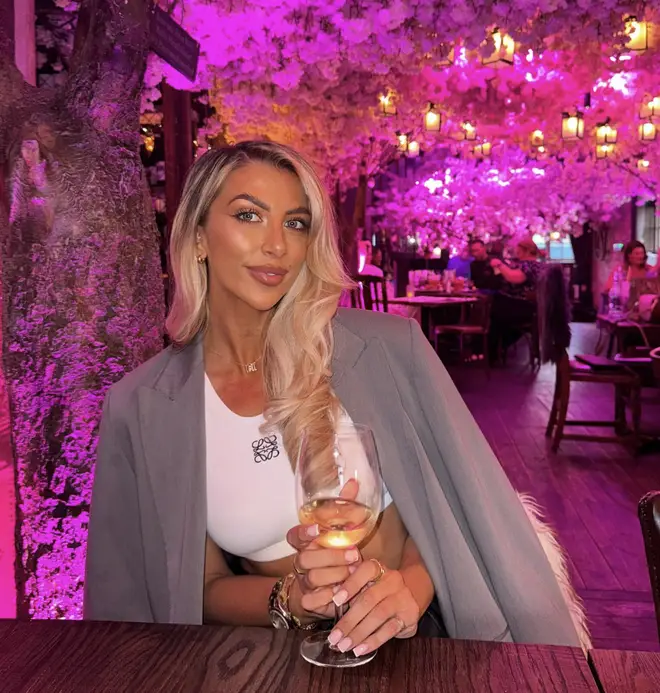 Qui est Lolly sur Love Island ? Son âge, son travail, ses rencontres avec des célébrités et plus encore 4 Lolly est entrée dans la villa Love Island dans l'épisode 39