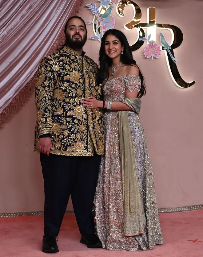 Tous les invités célèbres au mariage d'Ambani, dont Kim Kardashian et Nick Jonas 4 Anant Ambani et Radhika Merchant lors de leur cérémonie sangeet