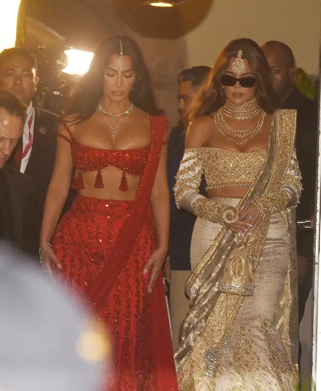 Tous les invités célèbres au mariage d'Ambani, dont Kim Kardashian et Nick Jonas 5 Kim Kardashian et Khloe Kardashian arrivent au mariage d'Anant Ambani