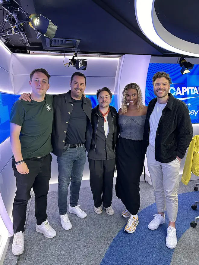 Ryan Sampson de Mr Bigstuff dit qu'il a « manifesté » le départ de Danny Dyer d'EastEnders 4 Danny Dyer et Ryan Sampson sont venus au Capital Breakfast pour discuter de « Mr Bigstuff »