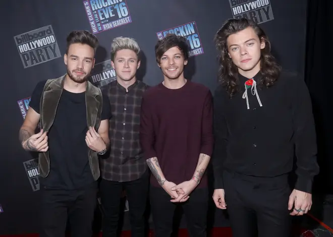 Harry Styles et Louis Tomlinson étaient au même endroit et nous crions 4 Les One Direction en 2015