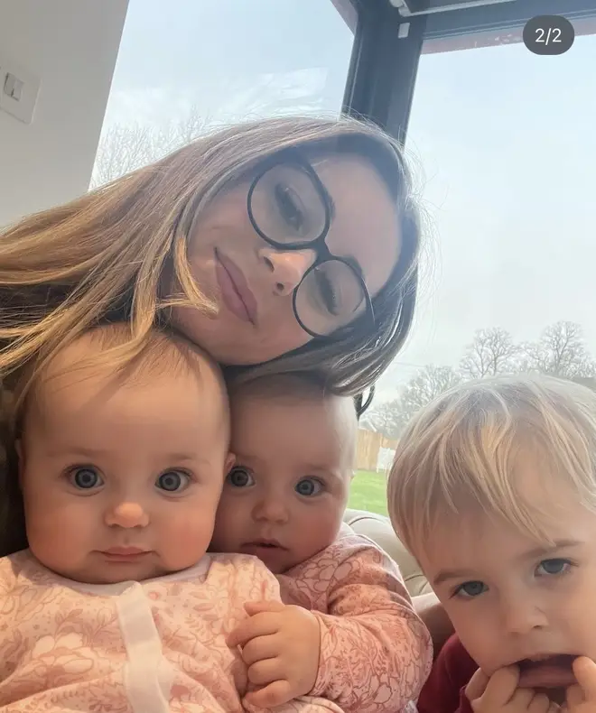 Qui est Jarrod Bowen, le fiancé de Dani Dyer ? Âge, valeur nette et enfants 5 Dani Dyer avec ses filles jumelles Summer et Star avec son fils Santiago