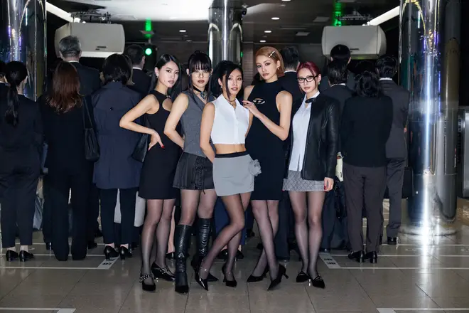 f5ve dévoile ses 3 chansons préférées de tous les temps | Ma vie en 20 7 La sensation du groupe de filles japonaises f5ve répond à nos questions Ma vie en 20