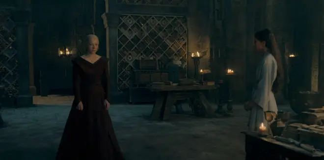 House of the Dragon Critique bombardée par des fans homophobes à cause du baiser de Rhaenyra et Mysaria 6 Emma D'Arcy et Sonoya Mizuno dans House of the Dragon
