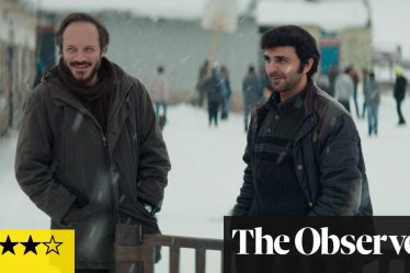 Critique de Herbes Sèches : Épique turc captivant avec une touche de drame | Films passionnants - 2