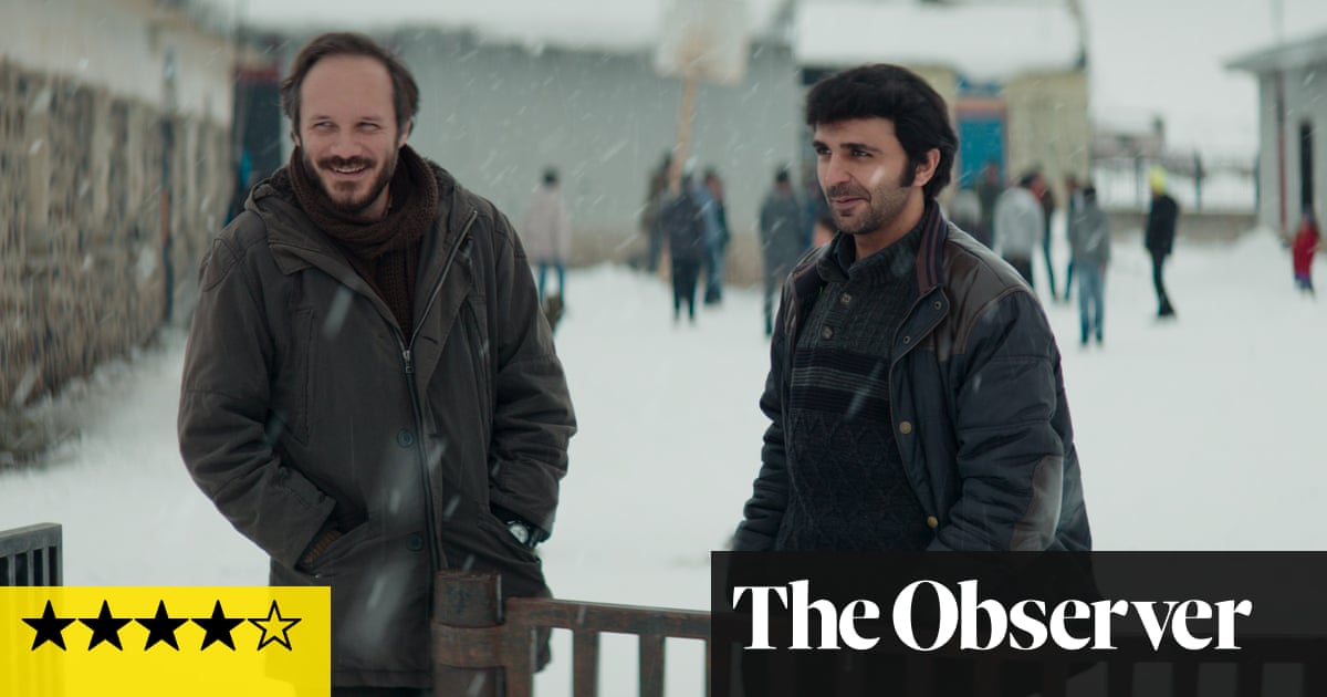 Critique de Herbes Sèches : Épique turc captivant avec une touche de drame | Films passionnants 2 Critique de Herbes Sèches : Épique turc captivant avec une touche de drame | Films passionnants - 1