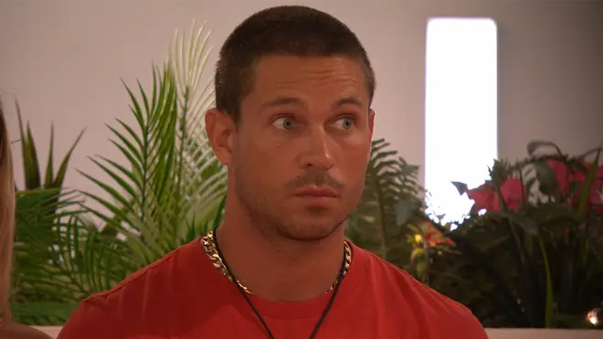 Les fans de Love Island découvrent qui a été largué alors que Nicole et Ciaran prennent une décision massive 3 Un couple sera expulsé de l'île dans l'épisode de mercredi