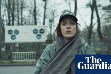 <br />
<br />
<h1>Une guerre pour écrire l'histoire : les artistes résistent en Ukraine | Films documentaires</h1><br />
<br />
<p>La scène artistique ukrainienne est actuellement le théâtre d'une lutte acharnée pour le contrôle de la narration historique. Des artistes engagés se mobilisent pour résister et raconter leur propre version de l'histoire à travers des films documentaires percutants.</p><br />
<br />
<h2>Points clés :</h2><br />
<ul><br /> <li>Lutte pour le contrôle de la narration historique en Ukraine</li><br /> <li>Artistes engagés résistent à travers des films documentaires</li><br /> <li>Exploration de différentes perspectives sur l'histoire du pays</li><br />
</ul><br />
<br /> - 4