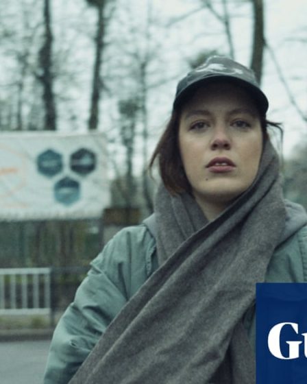 <br />
<br />
<h1>Une guerre pour écrire l'histoire : les artistes résistent en Ukraine | Films documentaires</h1><br />
<br />
<p>La scène artistique ukrainienne est actuellement le théâtre d'une lutte acharnée pour le contrôle de la narration historique. Des artistes engagés se mobilisent pour résister et raconter leur propre version de l'histoire à travers des films documentaires percutants.</p><br />
<br />
<h2>Points clés :</h2><br />
<ul><br /> <li>Lutte pour le contrôle de la narration historique en Ukraine</li><br /> <li>Artistes engagés résistent à travers des films documentaires</li><br /> <li>Exploration de différentes perspectives sur l'histoire du pays</li><br />
</ul><br />
<br /> - 40