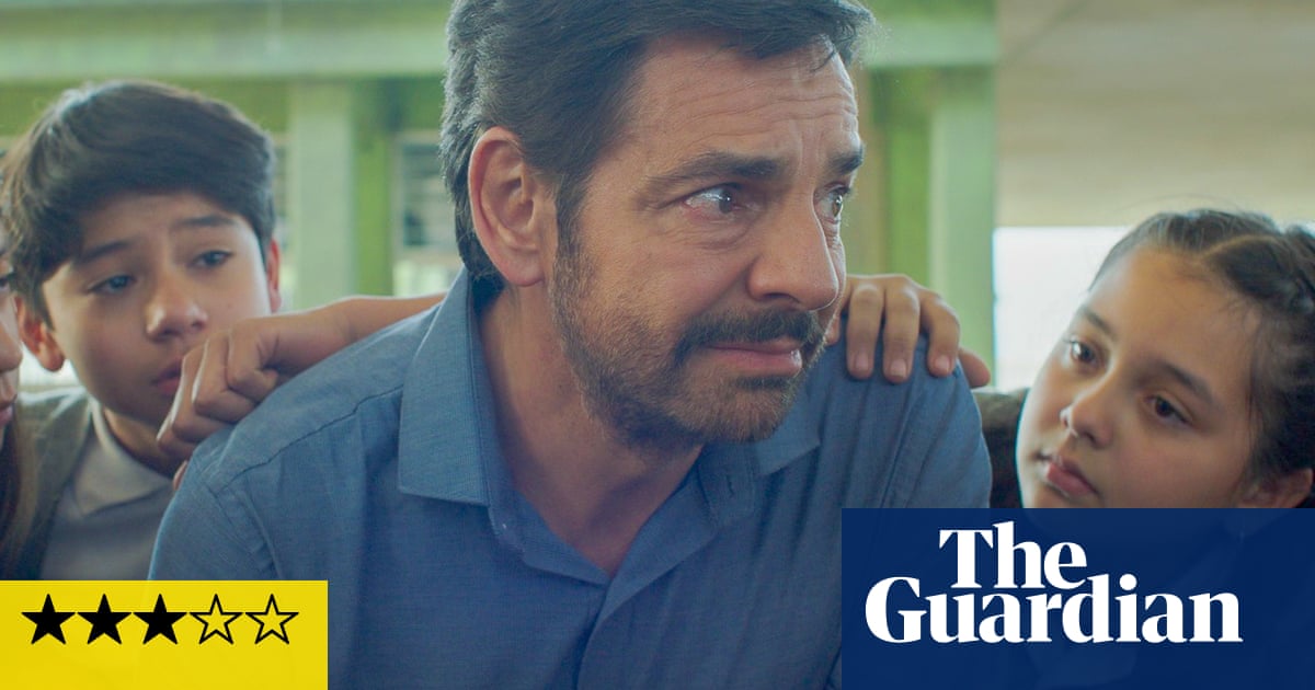 Critique émouvante du Mexique - Un hommage touchant à la société des poètes disparus | Film 2 Critique émouvante du Mexique - Un hommage touchant à la société des poètes disparus | Film - 1