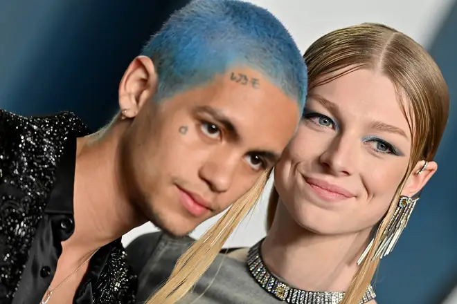 Hunter Schafer explique comment Dominic Fike l'a trompée "l'a fondamentalement changée" 4 Hunter Schafer explique comment Dominic Fike la trompe
