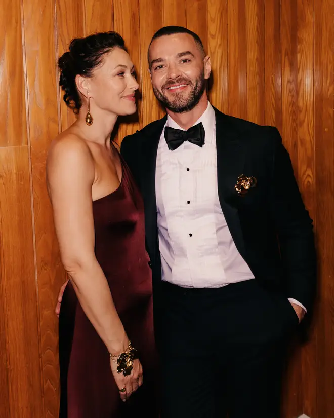 Qui sont les hôtes britanniques de Love Is Blind ? Rencontrez Matt et Emma Willis 4 Emma et Matt sont mariés depuis 2008